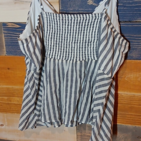 Torrid Top 3 NWT cami tank seersucker - Picture 7 of 7